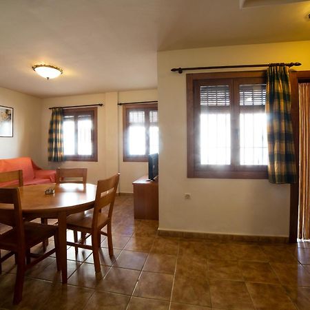 Apartamentos Berrocal Alcala del Jucar Εξωτερικό φωτογραφία