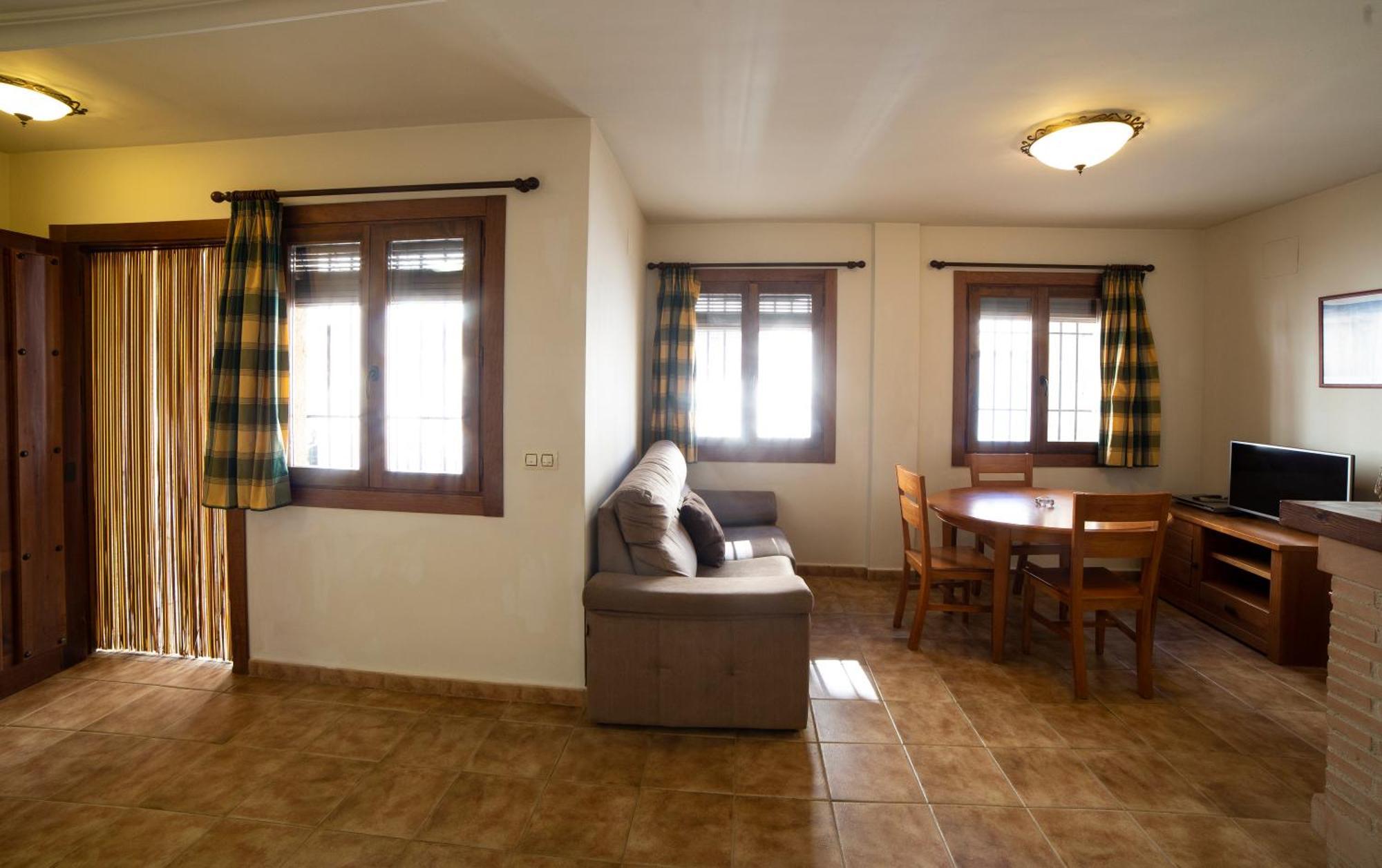 Apartamentos Berrocal Alcala del Jucar Εξωτερικό φωτογραφία
